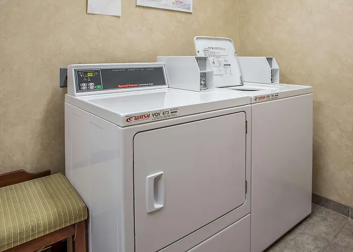 Comfort Suites Delavan - Lake Geneva Area